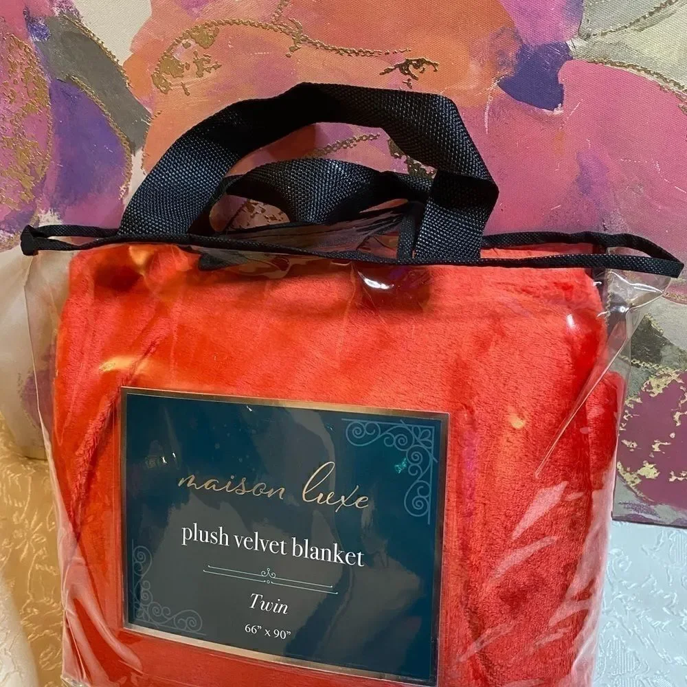 🌹Maison Luxe Plush Soft Velvet Blanket Twin 60X90
